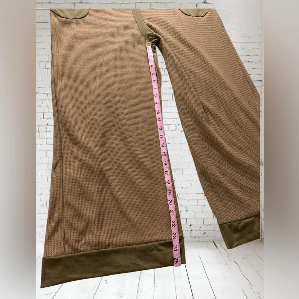 Jumpsuit/Onesie. Two Tone (unbranded) Size 2XL - runs small
